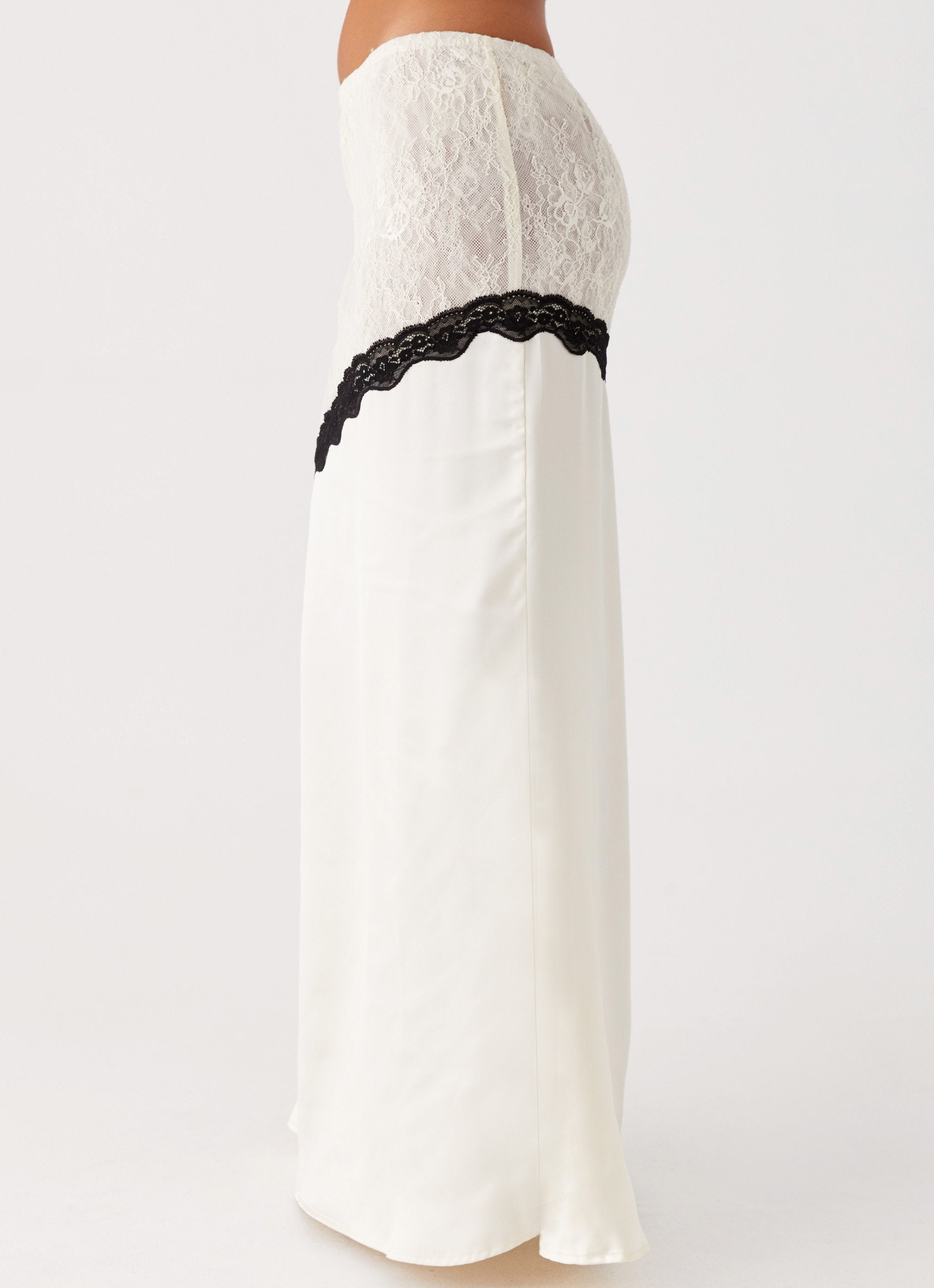 Duet Lace Maxi Skirt Ivory – Peppermayo