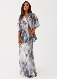 Womens Fight The Feeling Oversized Shirt in the colour Gloom in front of a light grey background