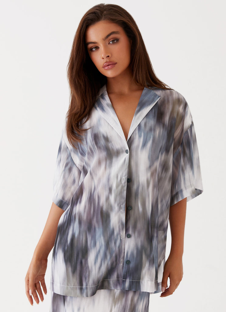 Womens Fight The Feeling Oversized Shirt in the colour Gloom in front of a light grey background