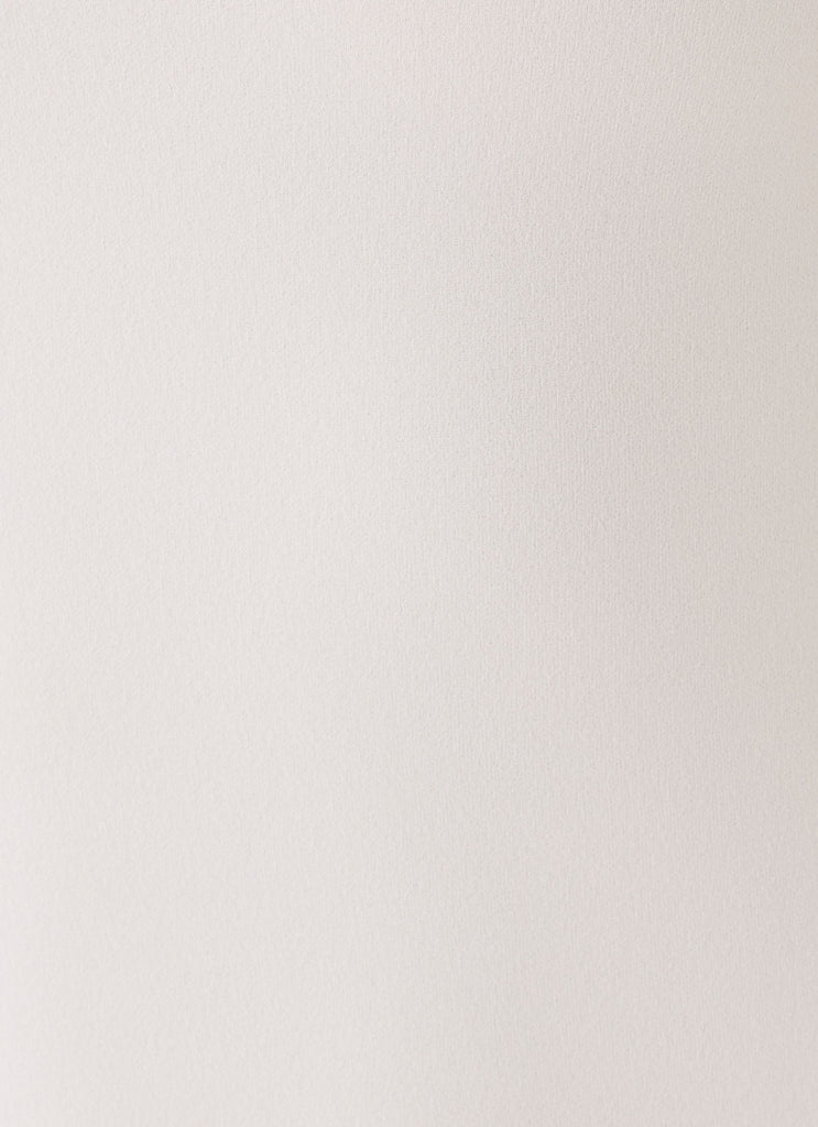 Yena Crepe Low Rise Shorts - White