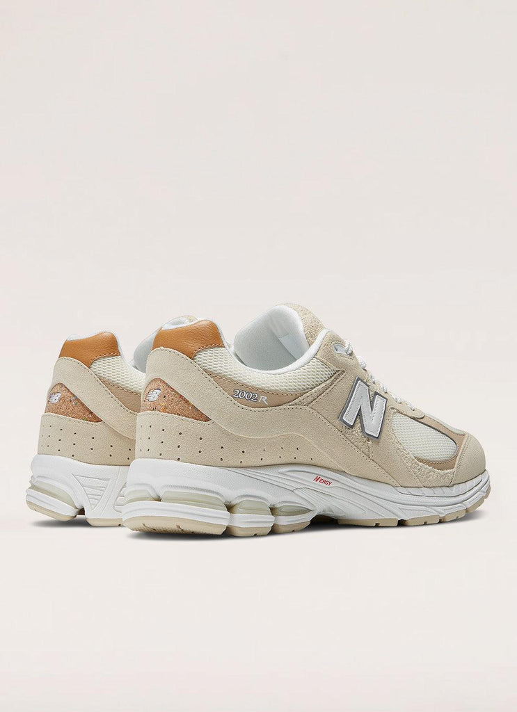 2002R Sneaker - Sandstone - Peppermayo