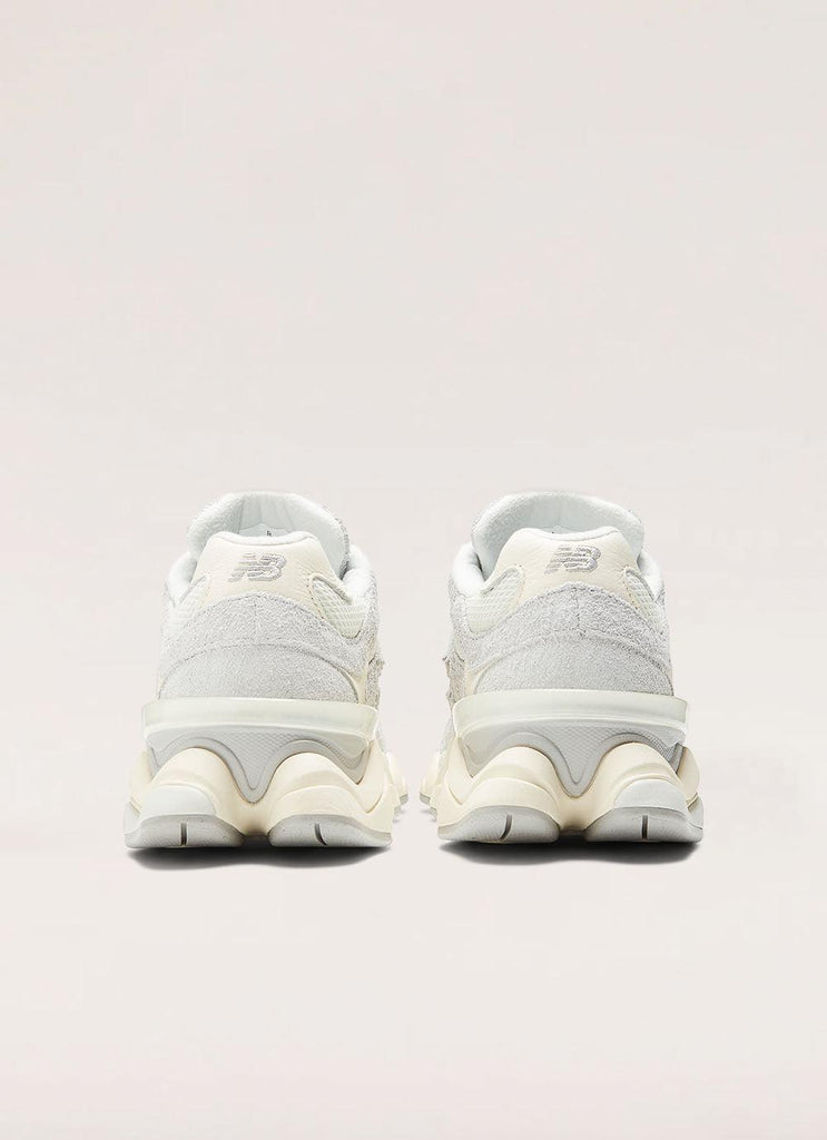 9060 Sneaker - Quartz Grey - Peppermayo