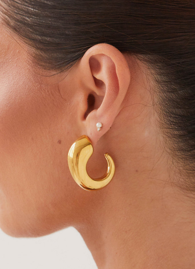 Glow Girl Hoop Earrings - Gold