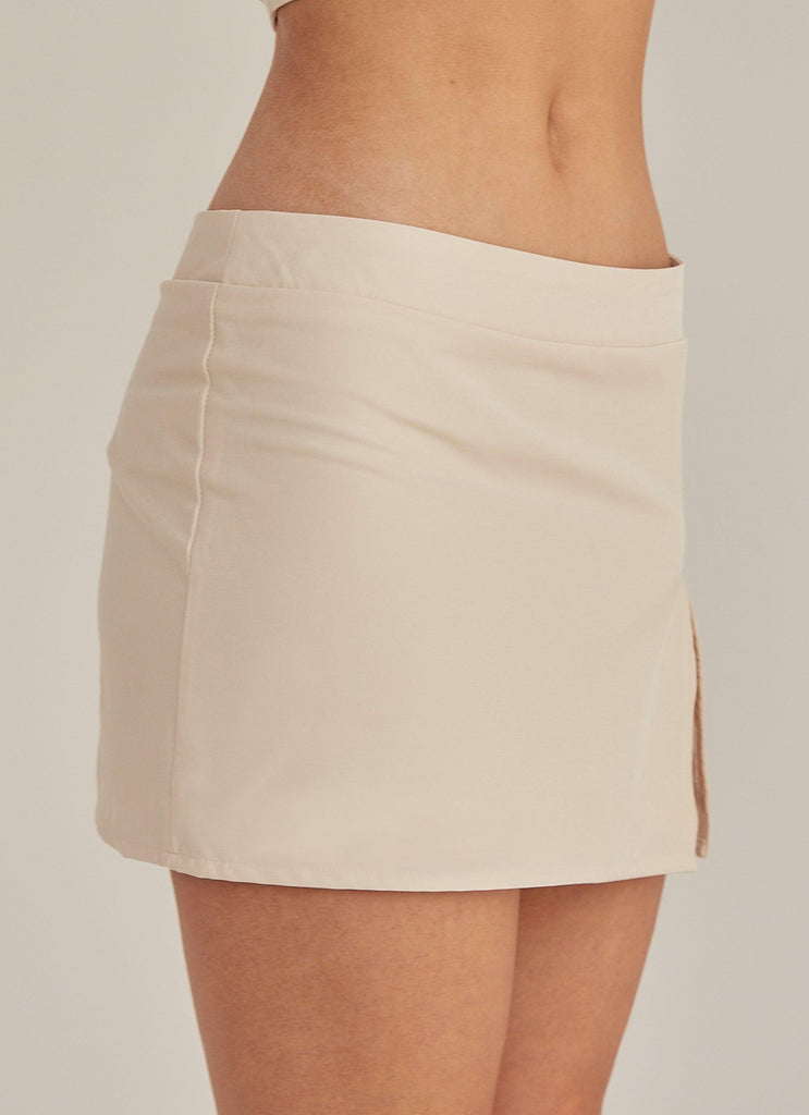 Easy Breezy Mini Skirt - Creme - Peppermayo