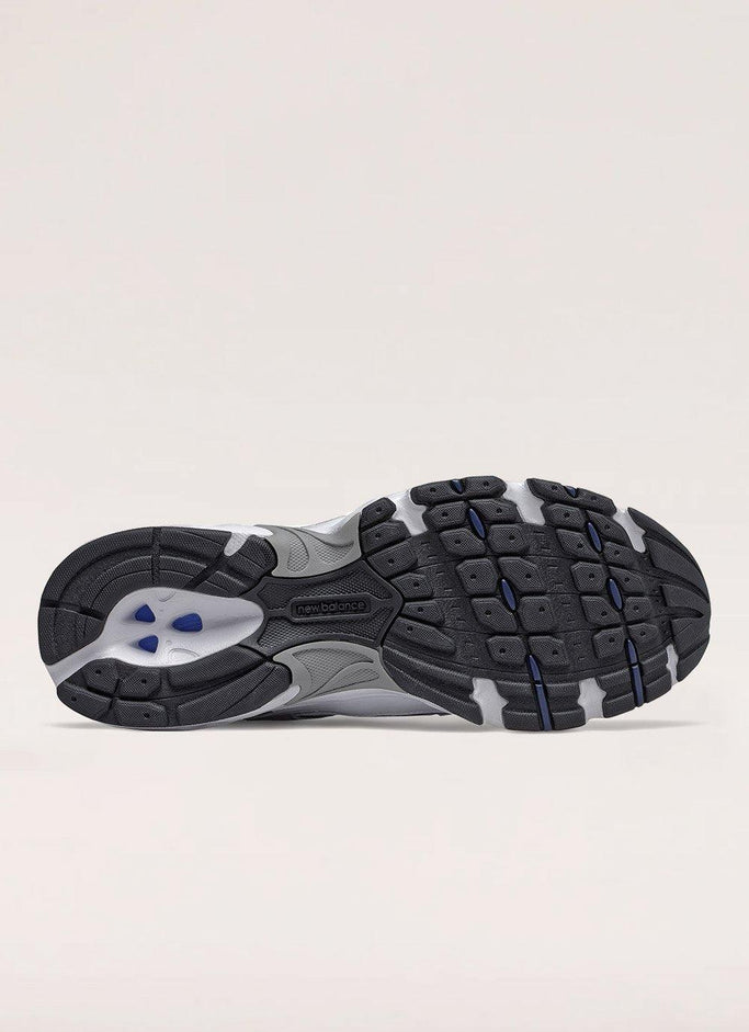 530 Sneaker - White / Blue